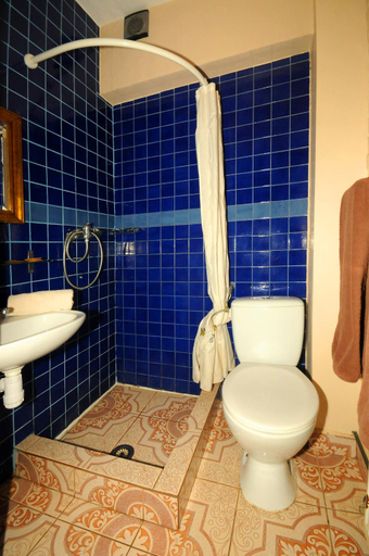 Bathroom 4, Centrum Turystyki Niekonwencjonalnej, Ząbkowice