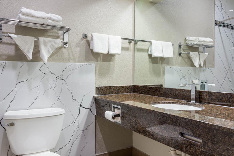 Bathroom 4