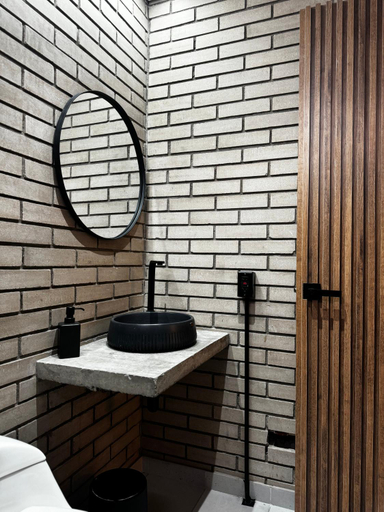 Bathroom 3, Bindi Hostel, Salento