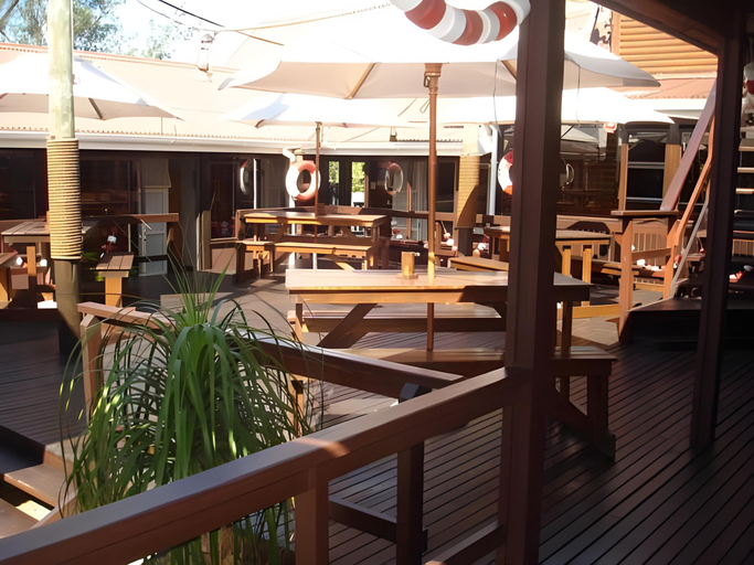 Food & Drinks 4, Bay Cove Inn, Cacadu