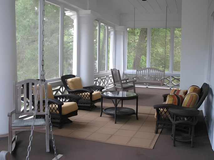 Others 4, Duke Mansion, Mecklenburg