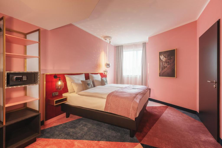 Bedroom 4, Holiday Inn - the niu, Loco Munich North, München