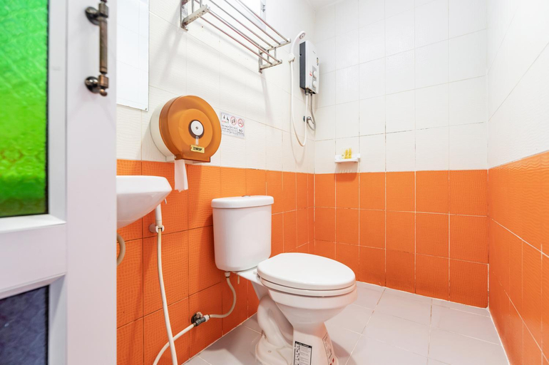 Bathroom 9