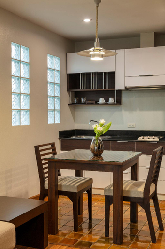 Dining Room 4