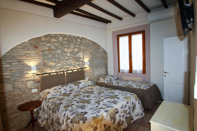 Bedroom 2, Donna Nobile, Siena