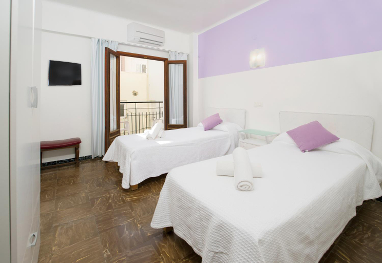 Bedroom 4, Hostal Alicante San Antonio, Baleares