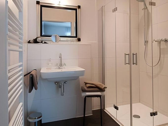 Bathroom 3, Heldts Aparthotel, Rendsburg-Eckernförde