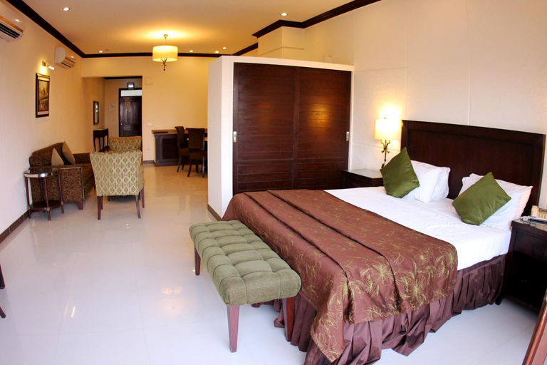 Bedroom 4, Dreamworld Resort, Hotel & Golf Course, Karachi