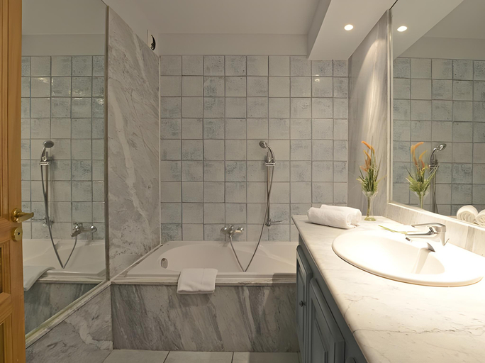 Bathroom 3, Les Jardins de la Madrague Hotel, Haute-Corse