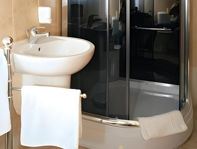 Bathroom, Hotel MERTIN, Chomutov