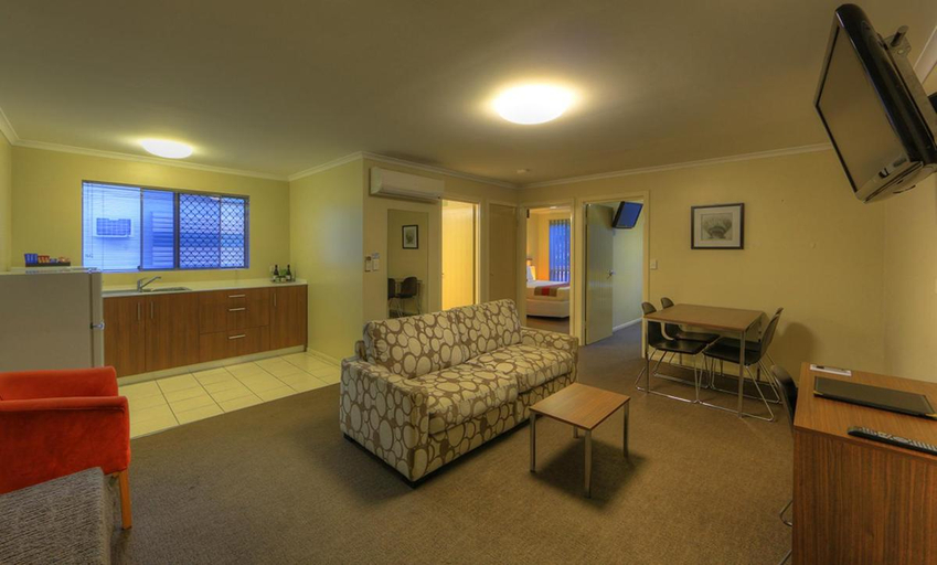 Others 2, Tropixx Motel, Hinchinbrook