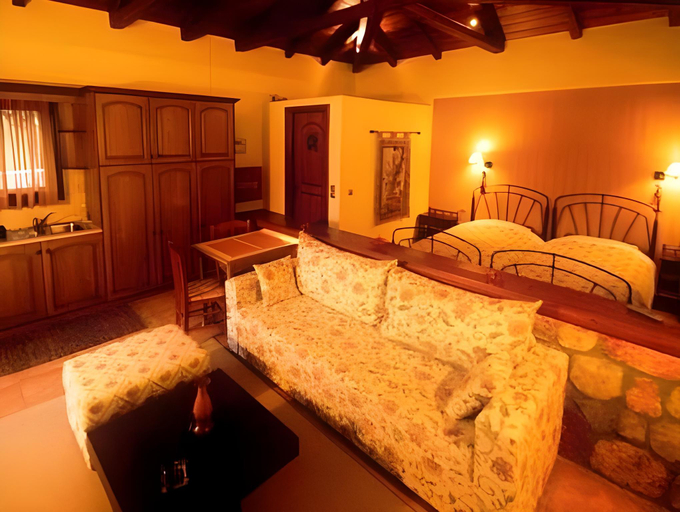 Others 5, Pleiades Studios All Season Gems - Korinthos Stone Retreats, Peloponnese