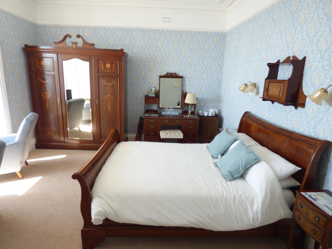 Bedroom 2, Mount Royal - Penzance, Cornwall