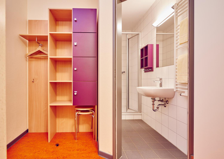 Bathroom 4, Djh Jugendherberge Hagen, Hagen