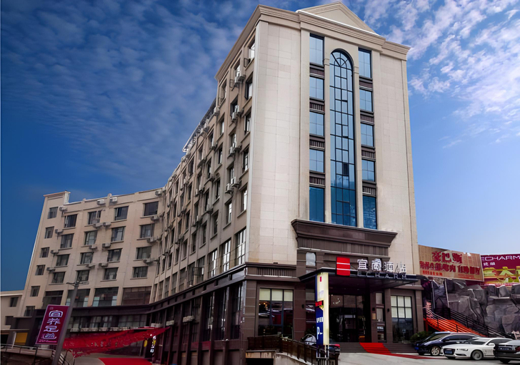 Exterior & Views