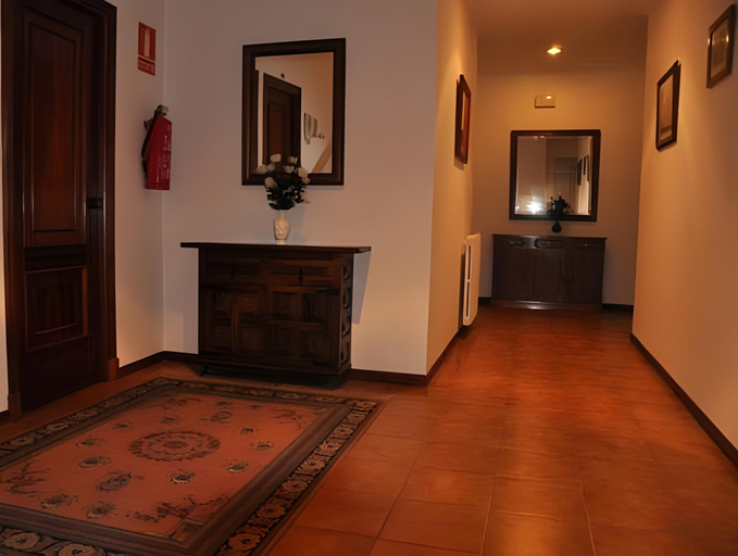 Others 2, Hostal Mourelos, Pontevedra