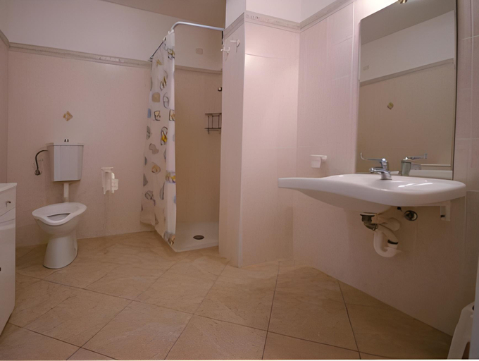 Bathroom 2, Residence Terry, Brescia
