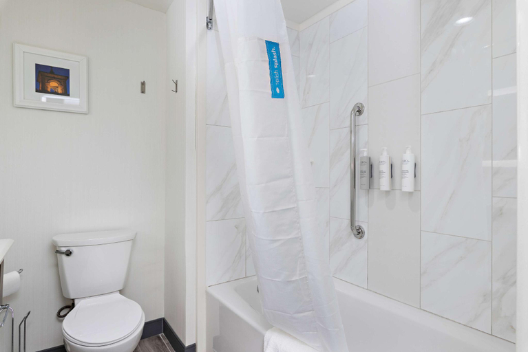 Bathroom 7