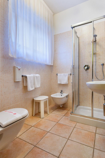 Bathroom 9