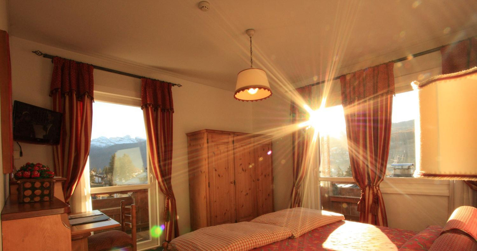 Bedroom 3, Hotel Trieste, Belluno