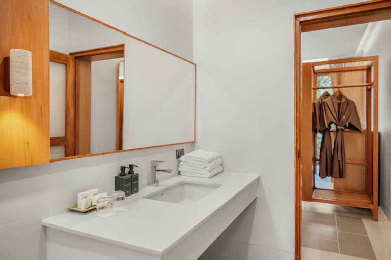 Bathroom 7