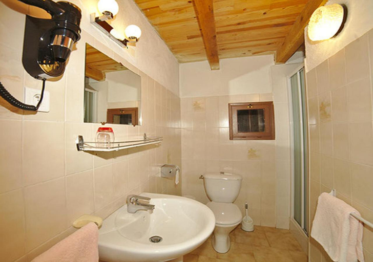 Bathroom 2, Residence Cabanaccia, Corse-du-Sud