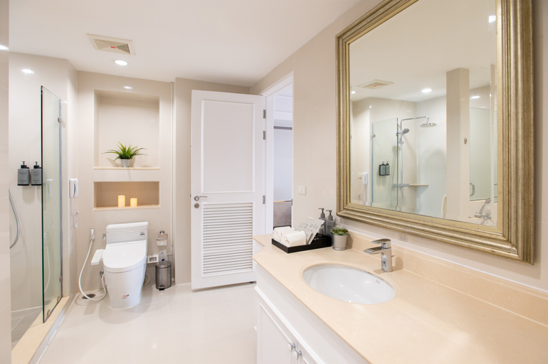 Bathroom 4, Centre Point Plus Hotel Silom, Bang Rak