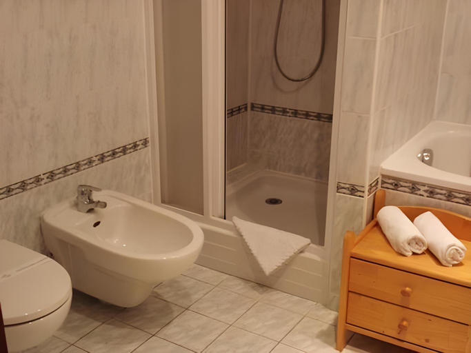 Bathroom 4, Palacky, Karlovy Vary