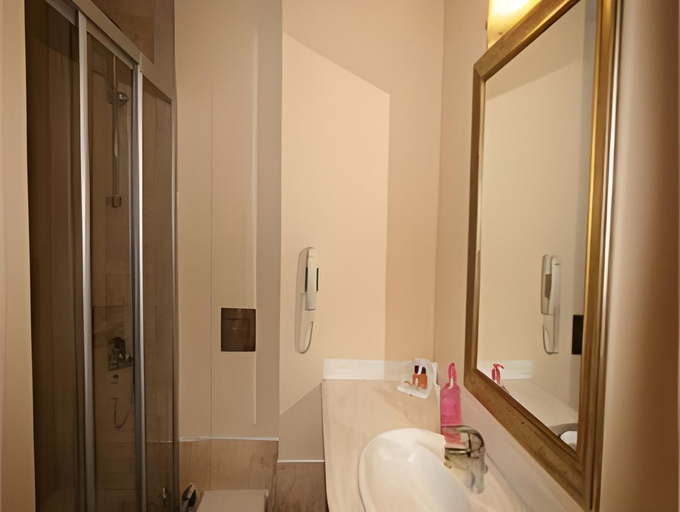 Bathroom 3, Remi Hotel, Alanya