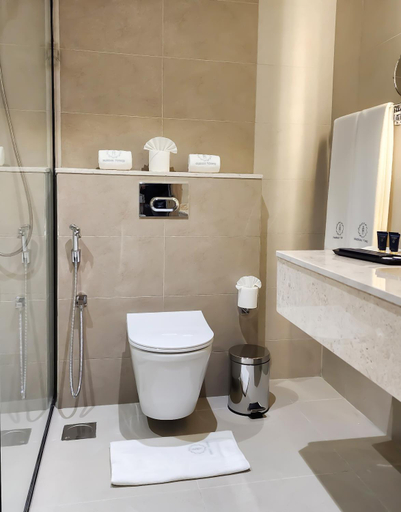 Bathroom 10