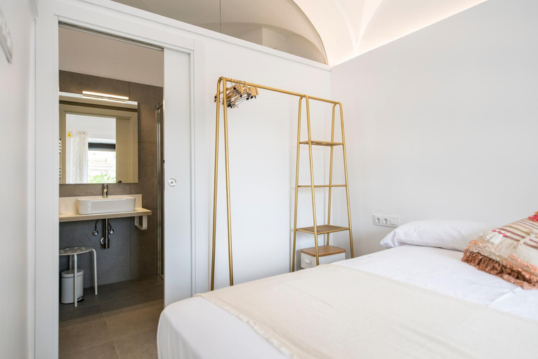 Bathroom 5, Can Planeses, Girona