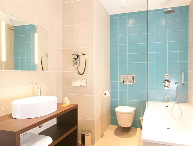 Bathroom 5, Hotel du Pasino, Nord