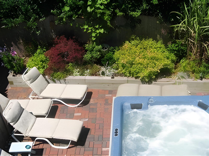 Sport & Beauty, Admirals Landing - Adults Only, Barnstable