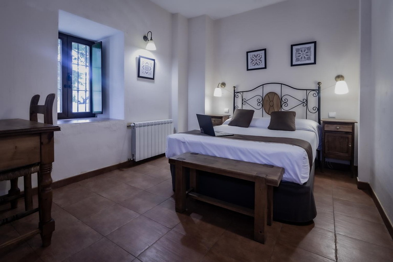 Bedroom 3, Posada Pena Pintada by Vivere Stays, Madrid