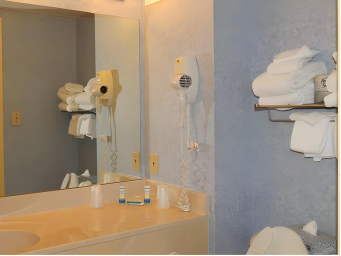Bathroom 4, Bonita Beach Hotel, Worcester
