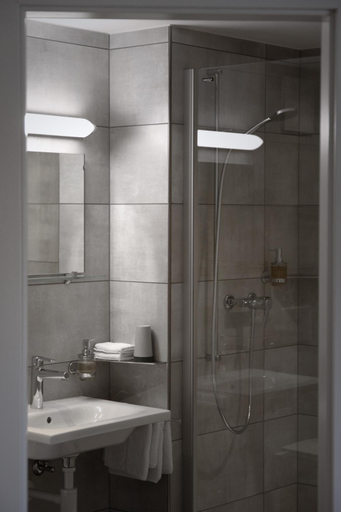 Bathroom 11