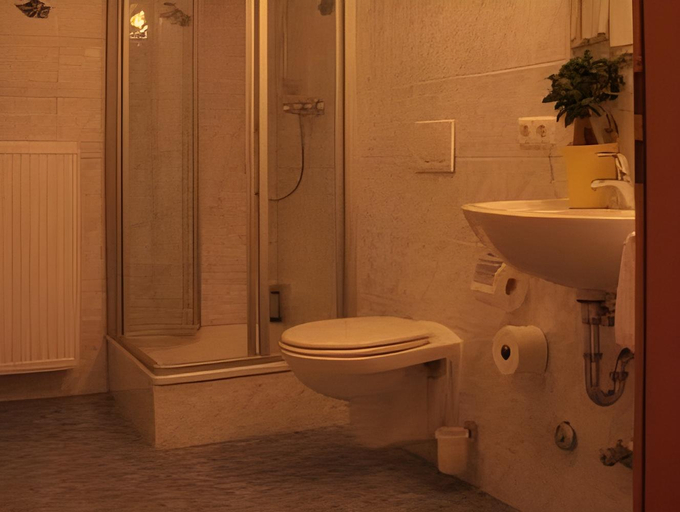 Bathroom, Hotel Schillerplatz, Hohenlohekreis