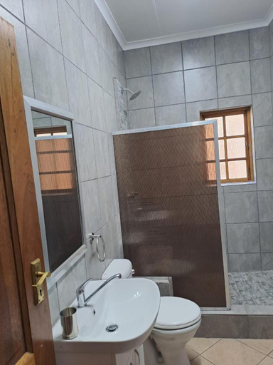 Bathroom 4, 24OnVrey 3 Star Guest House, Ekurhuleni