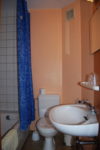 Bathroom 4, Hotel Restaurant La Ferme de Grambais, Brabant Wallon