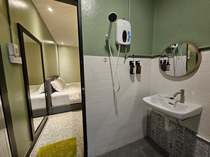 Bathroom 3, 85 Boutique Hotel, Kinta