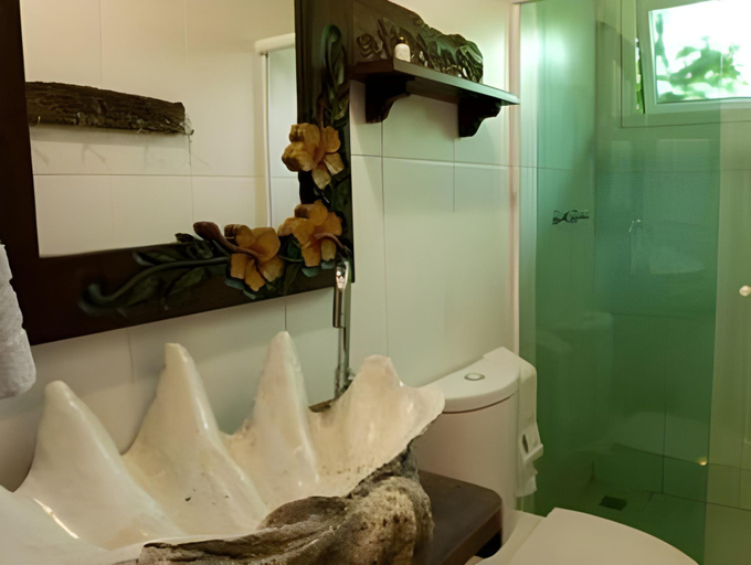 Bathroom, Grajagan Surf Resort, Paranaguá