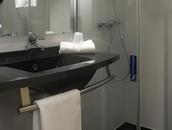 Bathroom 4, Escale Oceania Saint-Malo, Ille-et-Vilaine