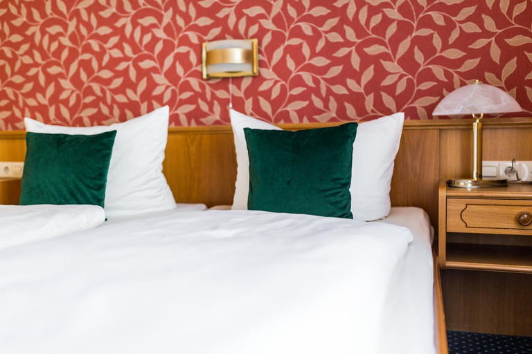 Bedroom 2, Hotel Lowen-Weinstube, Bodenseekreis