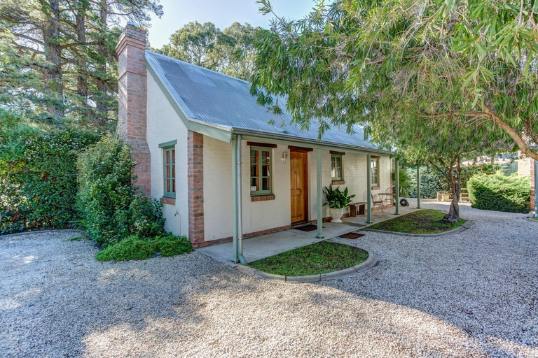 Exterior 6