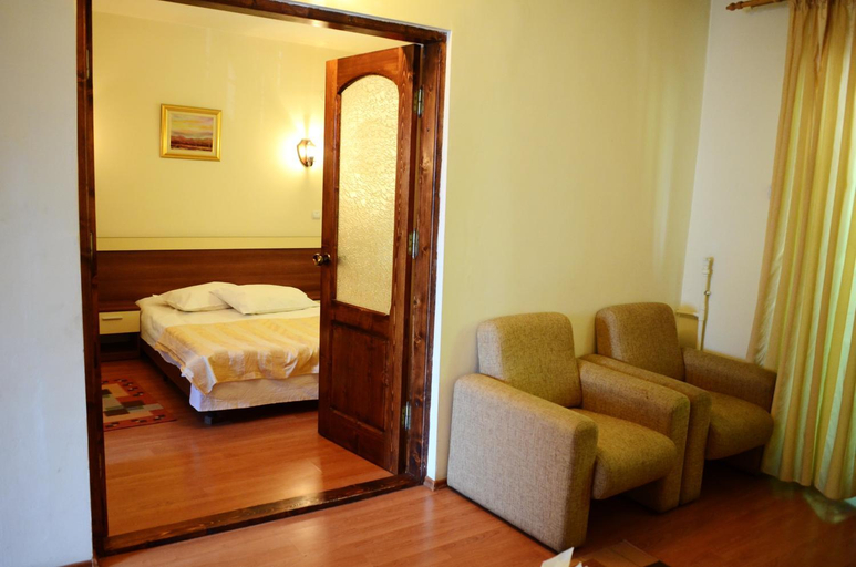 Others 5, Pensiunea Valea Ursului, Bascov