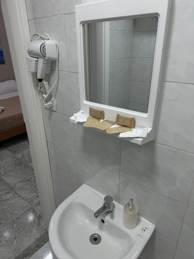 Bathroom 3, B&B A da’ ziett, Napoli