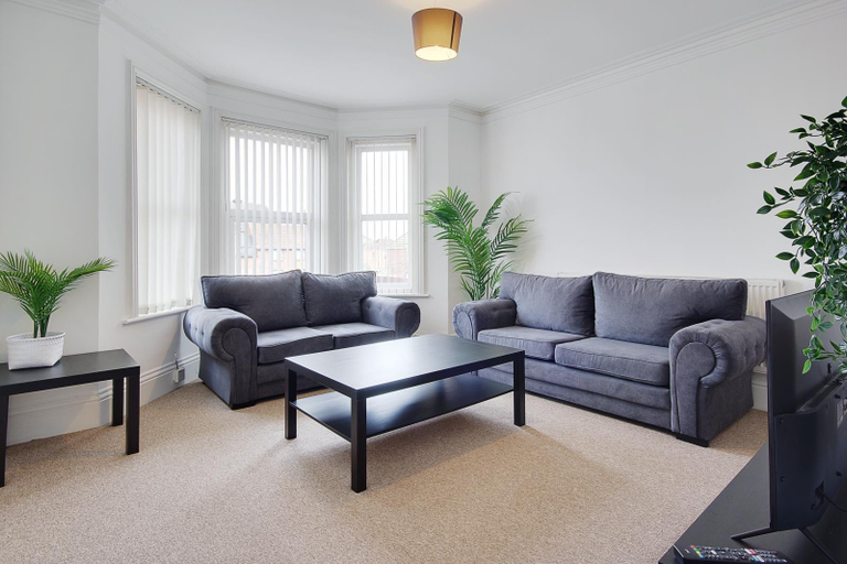 Others 3, Ashley Road Apartment 3, Poole
