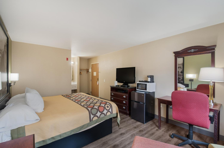 Bedroom 3, Red Carpet Inn Indian Head MD, Charles