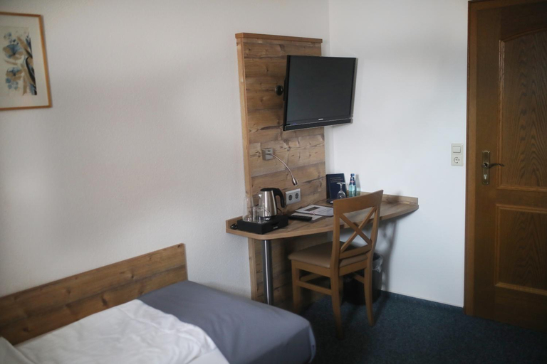 Bedroom 4, Gasthaus Hotel zum Kreuz, Sigmaringen