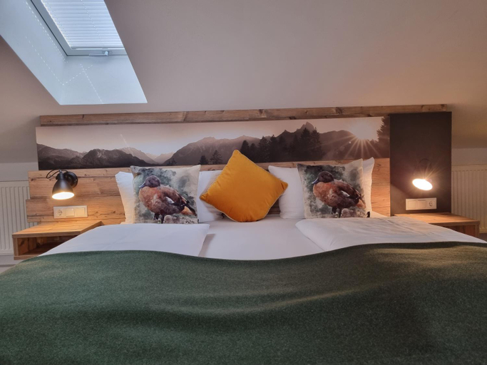 Bedroom 3, Gasthof Chiemseefischer, Traunstein